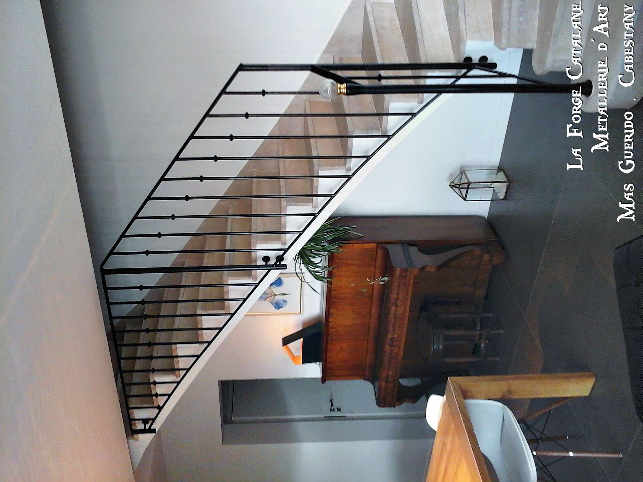 rampant debillarde barreaudage vertical bagues fer forge catalane 2.jpg